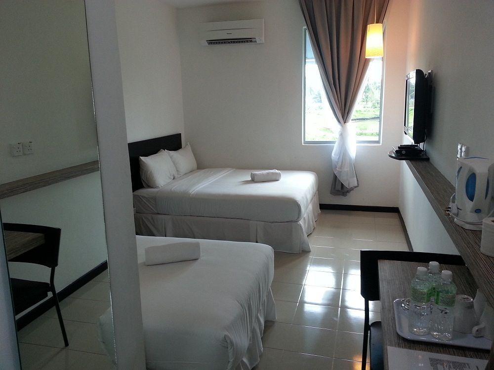 Riverra Inn Langkawi Kuah Exteriör bild