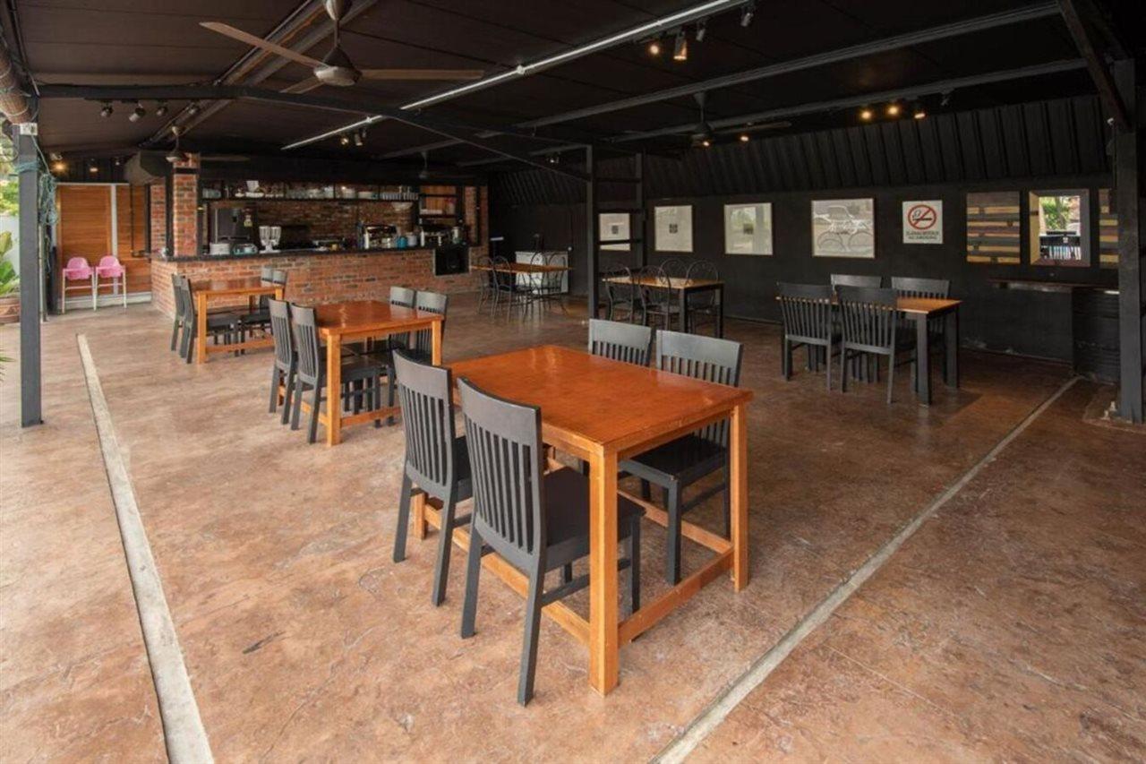 Riverra Inn Langkawi Kuah Exteriör bild